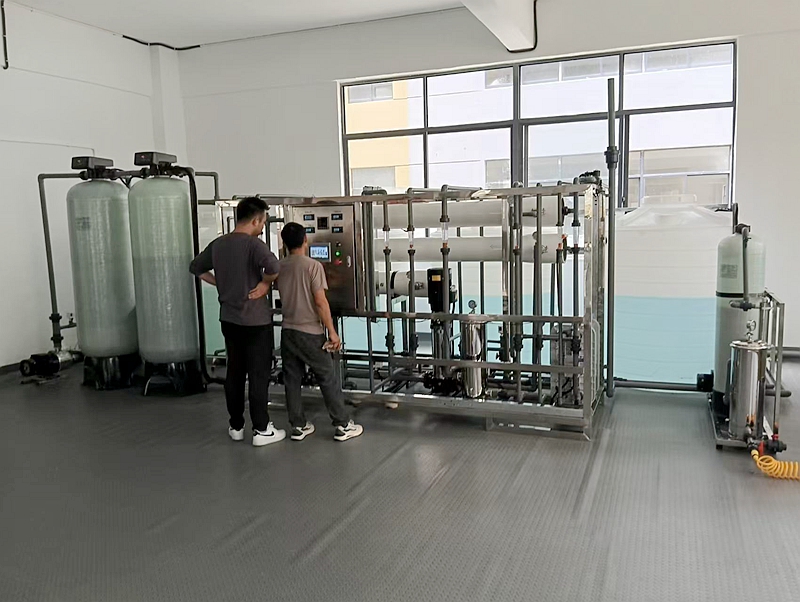 麗水客戶定制2噸超純水設備，安裝調試完成移交客戶使用。(圖1)