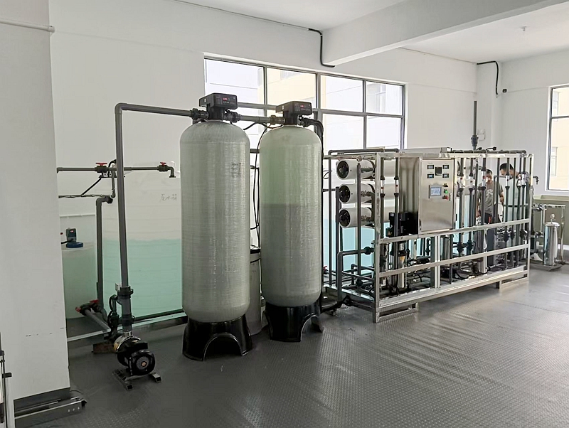 麗水客戶定制2噸超純水設備，安裝調試完成移交客戶使用。(圖2)