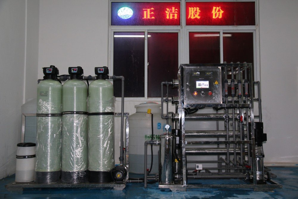 0.5噸兩級反滲透設備(圖1)